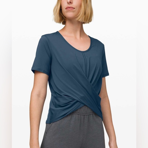 Lululemon Do the Daily Short Sleeve Cross-Front Code Blue Wrap T-Shirt, Size‎ 4 - Picture 2 of 11